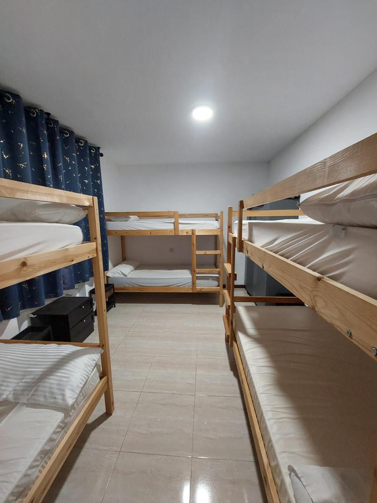 Albergue La Costana Oviedo Exteriör bild