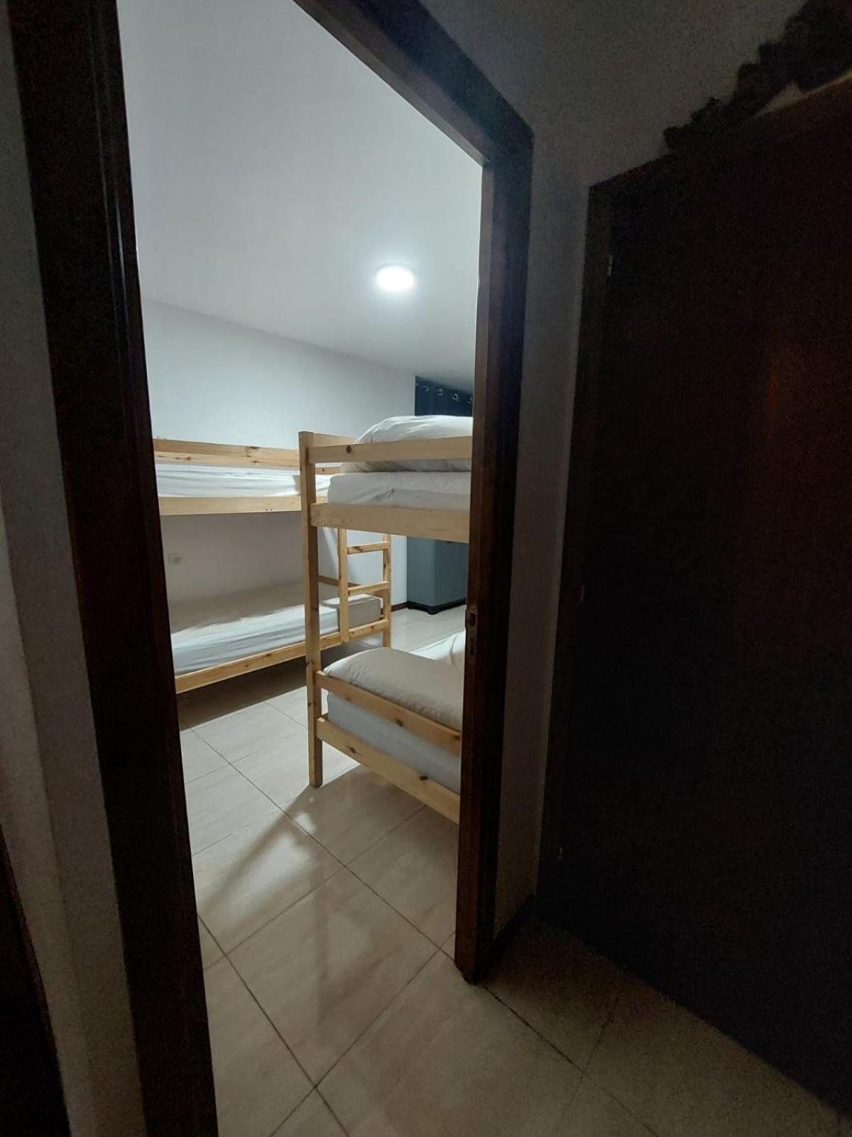 Albergue La Costana Oviedo Exteriör bild